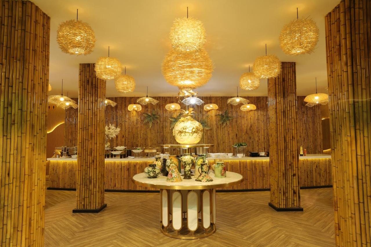 Pleiku Hotel Luaran gambar