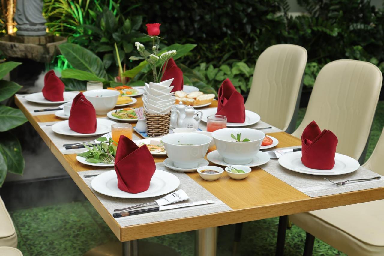 Pleiku Hotel Luaran gambar