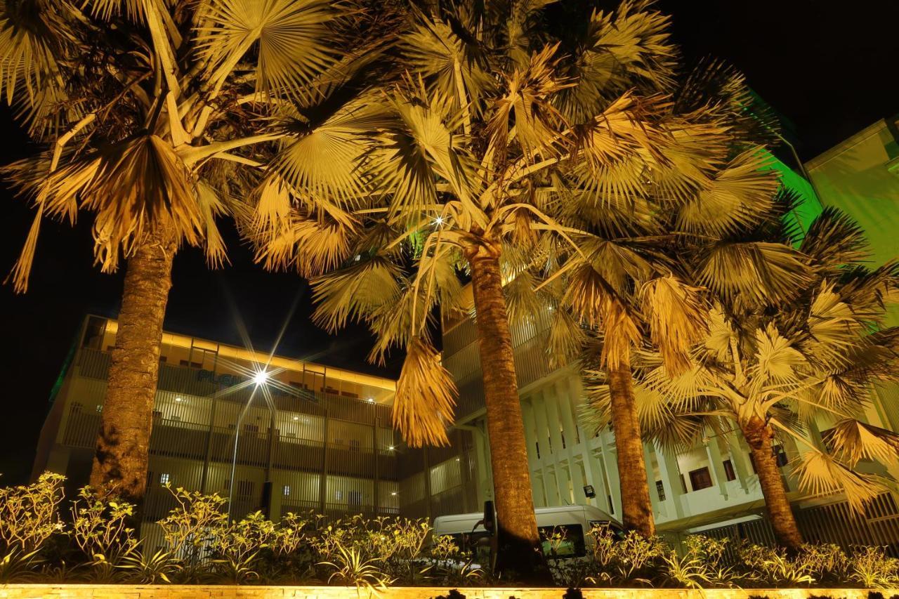 Pleiku Hotel Luaran gambar
