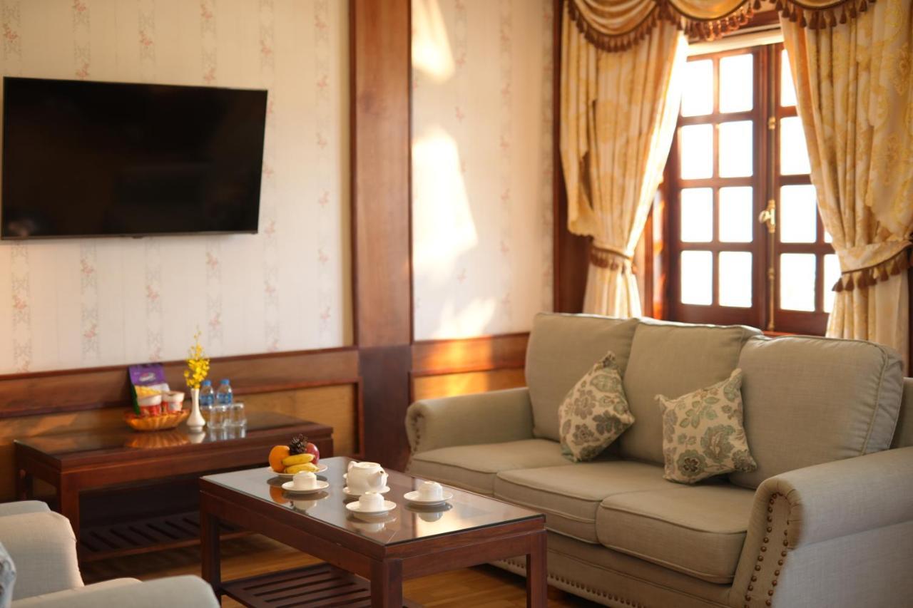 Pleiku Hotel Luaran gambar