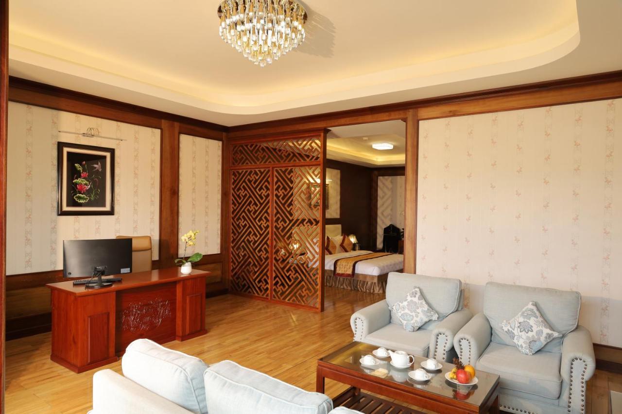 Pleiku Hotel Luaran gambar
