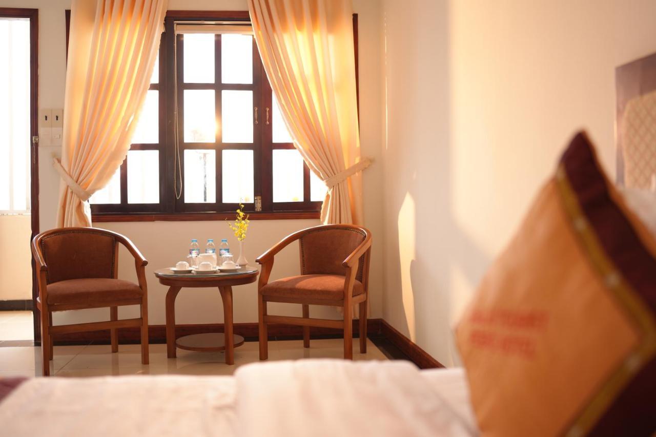 Pleiku Hotel Luaran gambar